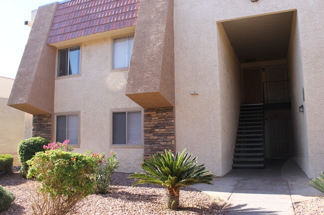 Building Photo - GUARD GATE COMMUNITY, 3 BEDROOM, 1.75 BATH...