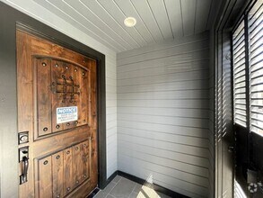 Building Photo - Nice and clean 2 bedrooms and 2 bathrooms ...