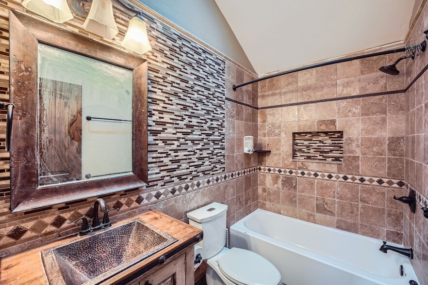 Building Photo - 4595 Bighorn Rd