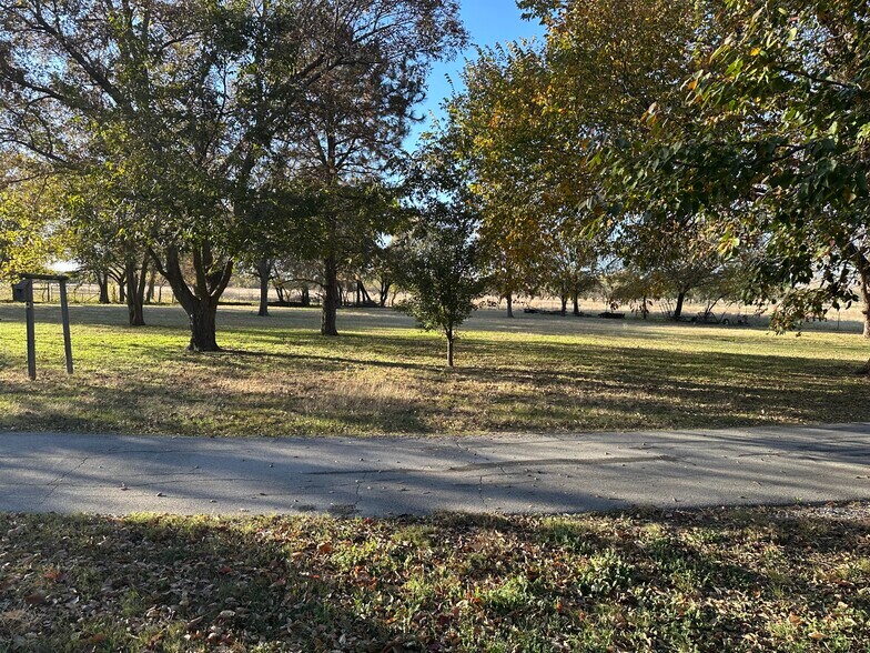 Building Photo - 13520 NW Cache Rd