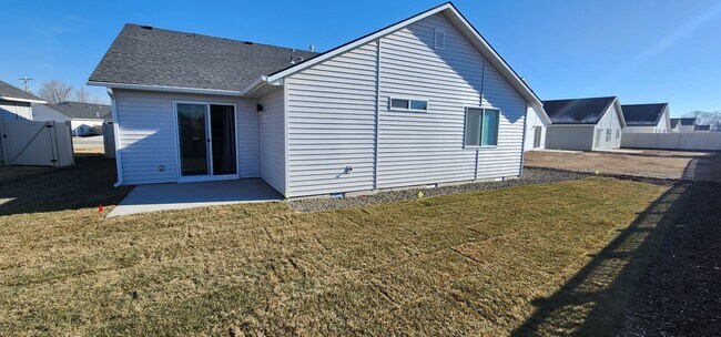 Building Photo - 409 Hildago Wy