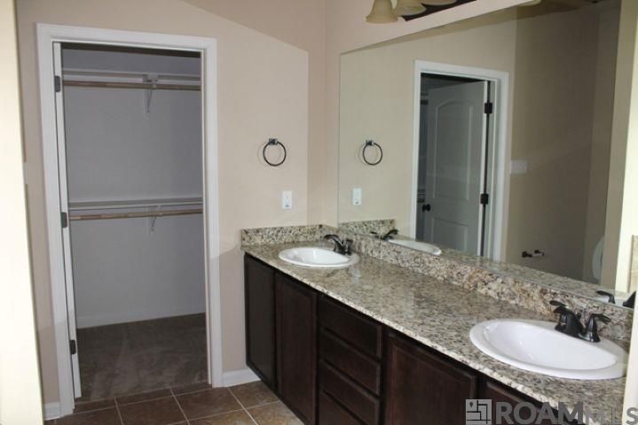 Building Photo - 37237 Market Place Drive