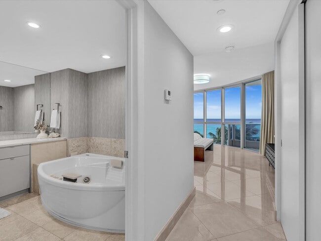 Building Photo - 1600 S Ocean Blvd