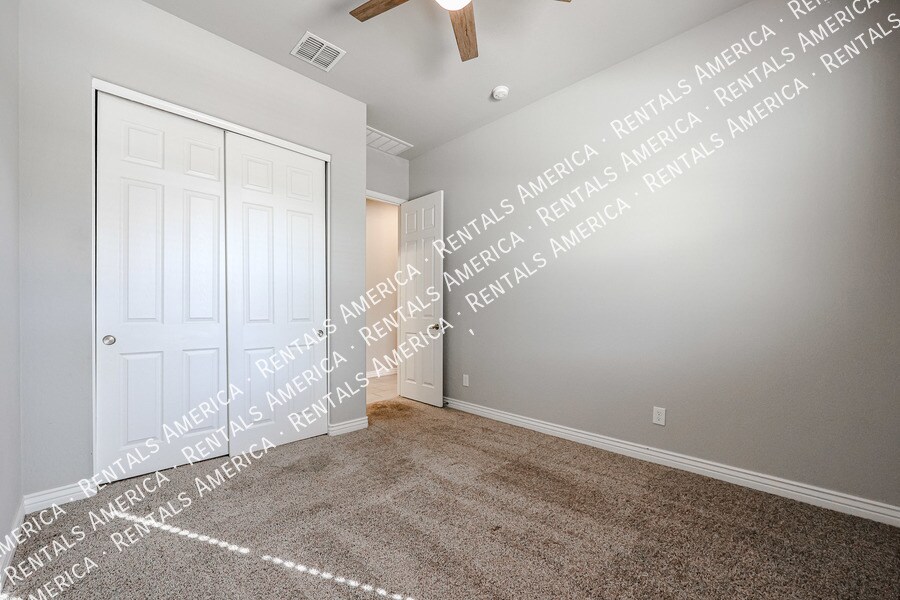 Building Photo - 8544 W Midway Ave