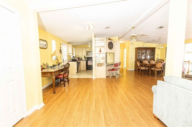 Building Photo - 1159 Paradise Dr