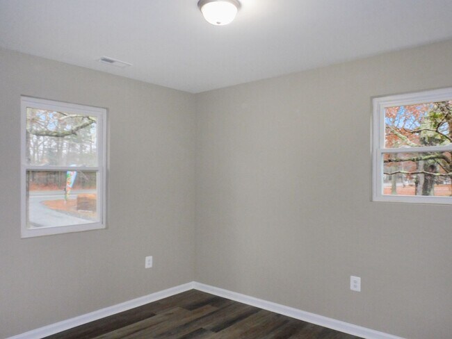 Building Photo - 11415 H G Trueman Rd