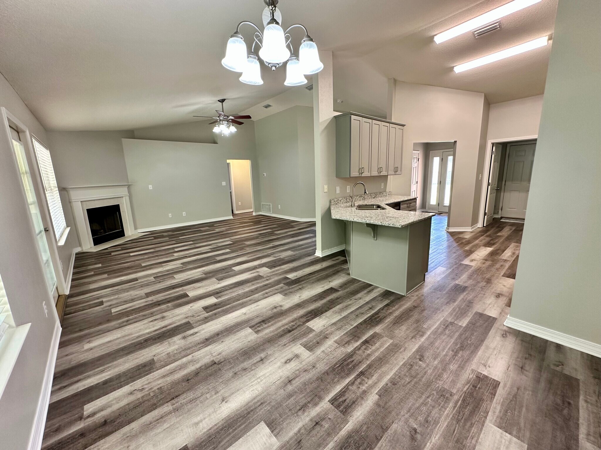 Building Photo - 11699 Madrone Ln