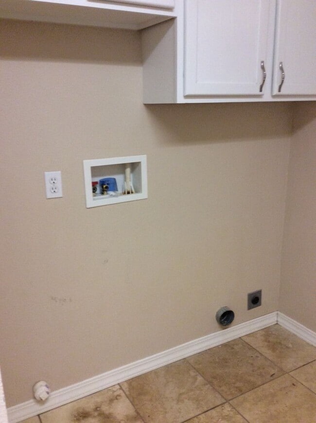 Building Photo - 108 Savannah Ct
