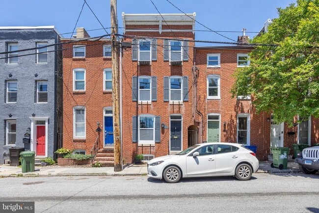 Building Photo - 206 E Cross St