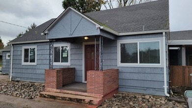 Building Photo - Beautiful 3 bed 2 bath in Springfield with...