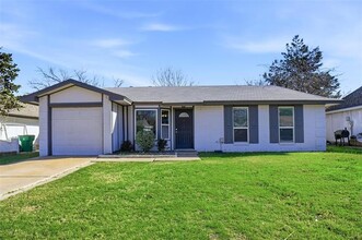 Building Photo - 5544 Dunson Dr