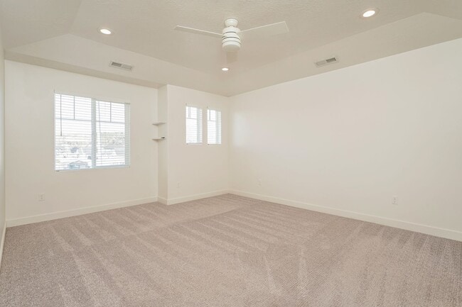 Building Photo - Spacious 4 Bed, 2.5 Bath Home with Central Air & 2-Car Garage! - Available NOW!