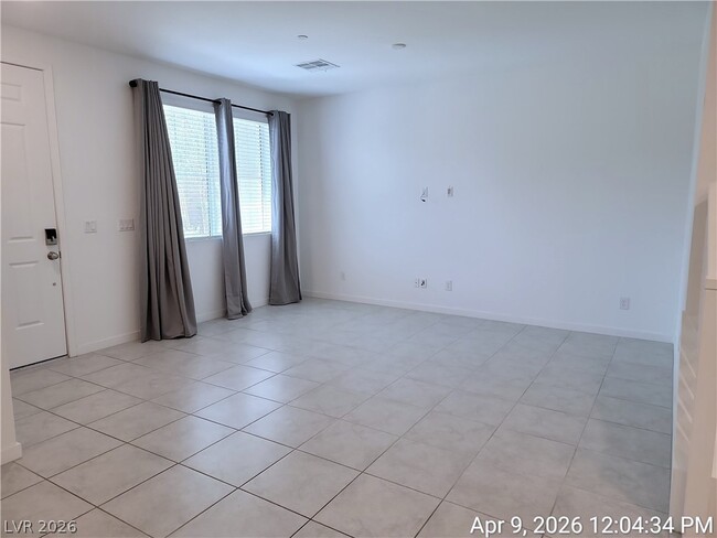 Building Photo - 965 Nevada State Dr