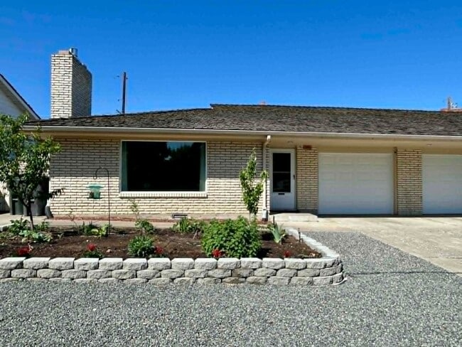 Building Photo - 302 N 37th Ave