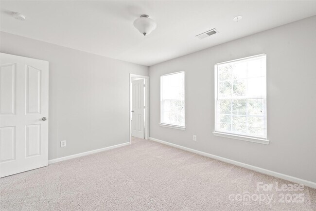 Building Photo - 7001 Dacian Ln