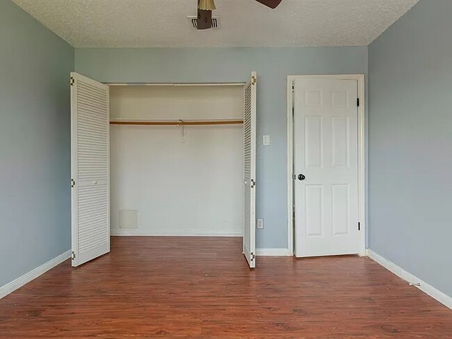 Building Photo - 2103 Whirlaway Dr