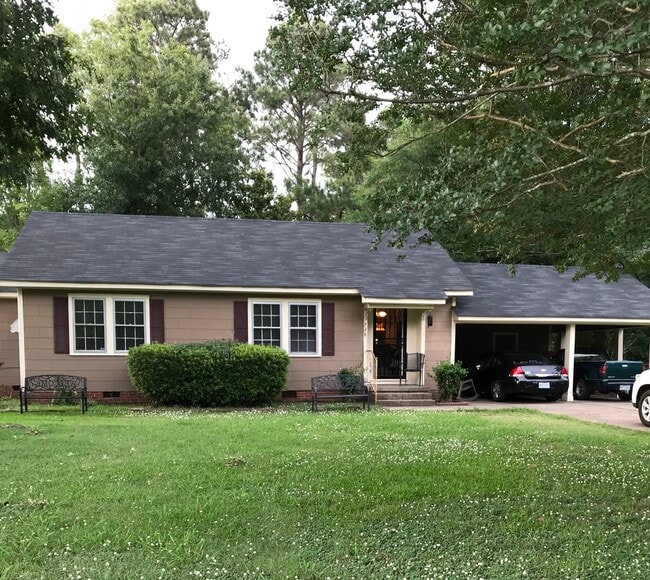 Primary Photo - 728 Sewanee St