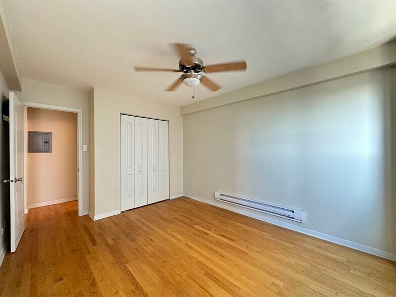 Building Photo - 4180 N Marine Dr