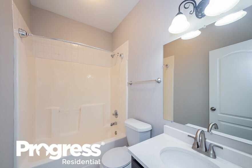 Building Photo - 6416 Arbor Lake Dr E