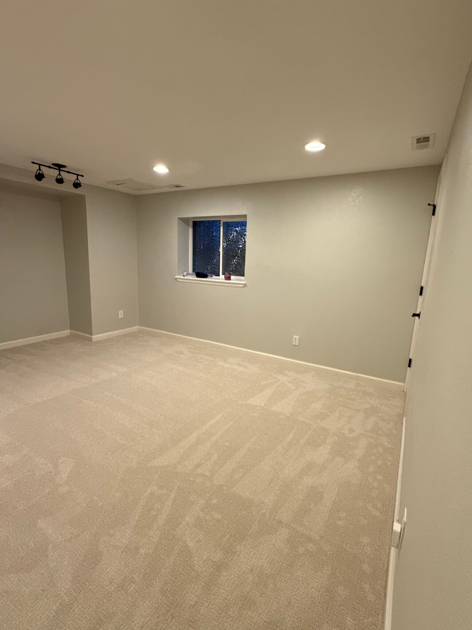 Building Photo - 6250 Northwind Dr
