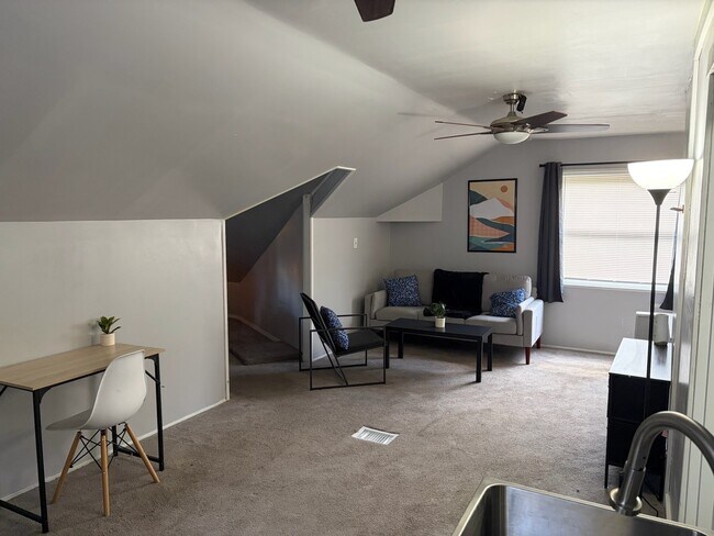 Building Photo - 16927 Chandler Park Dr
