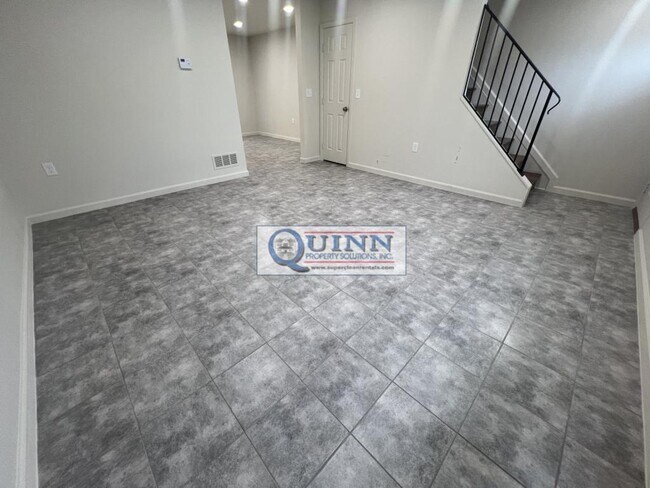 Building Photo - 317 Willow Dr