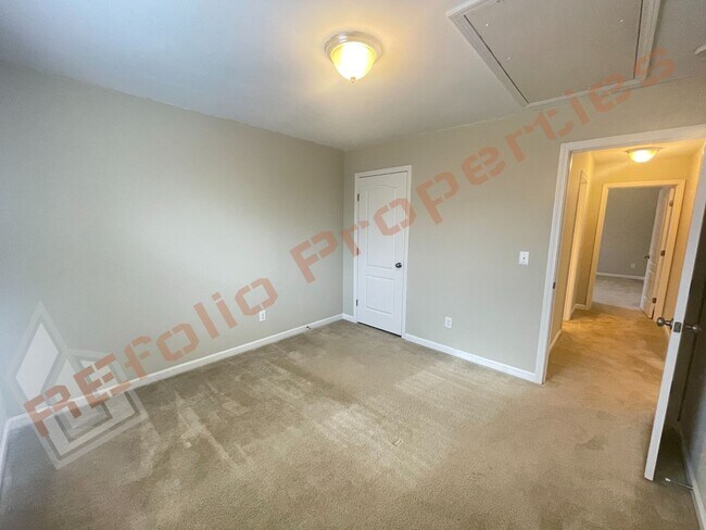 Building Photo - 288 Heathwood Dr