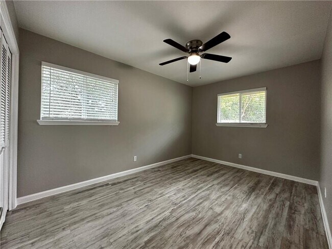Building Photo - 3407 Norwood Hill Rd