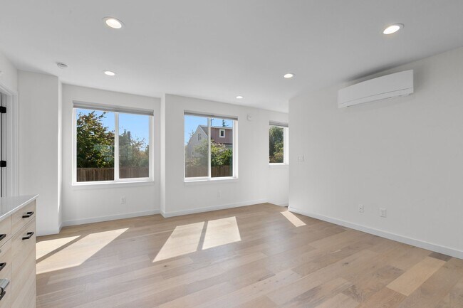 Building Photo - 8332 26th Ave NW
