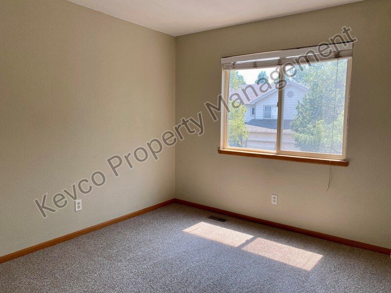 Building Photo - 1637 Westbridge Dr