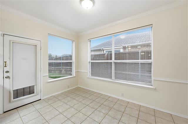 Building Photo - 2216 Oak Park Dr