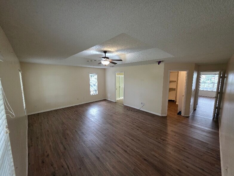 Building Photo - 11006 Lake Katherine Cir