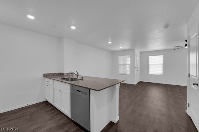 Building Photo - 1114 Scarlet Sparrow St