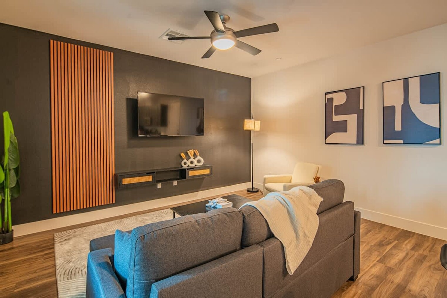 Building Photo - 15501 N Dial Blvd