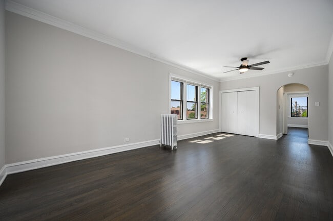 Building Photo - 1206 W 83rd St