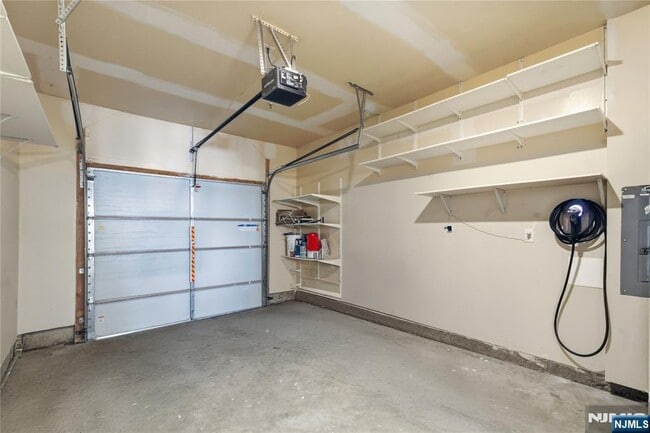 Building Photo - 25 Veterans Dr