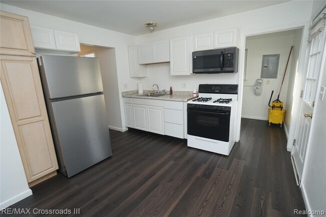 Building Photo - 11012 Jackson St