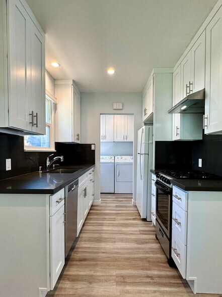 Building Photo - 5242 Comercio Ave