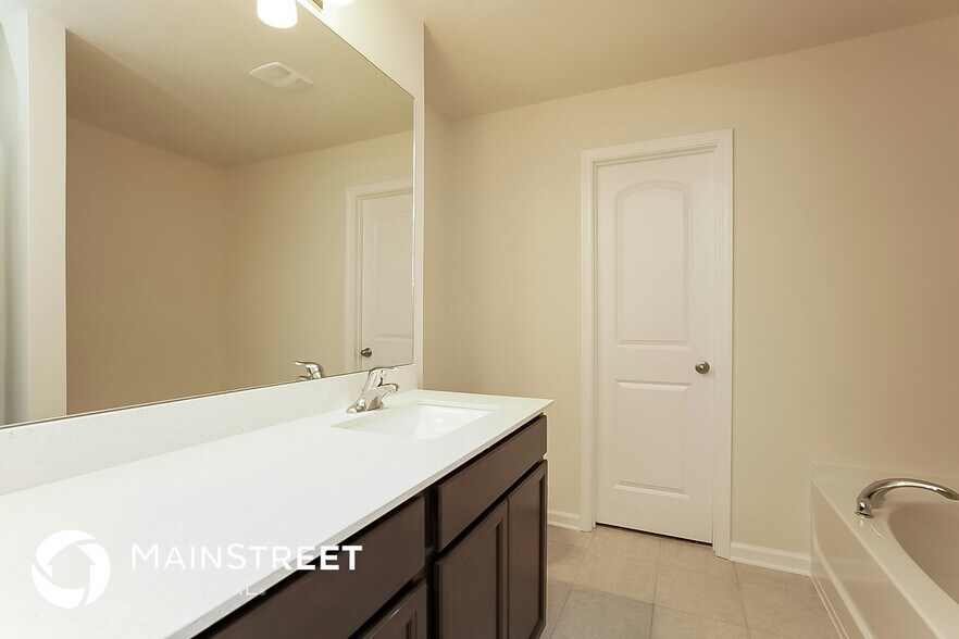 Building Photo - 309 Sportsman Dr