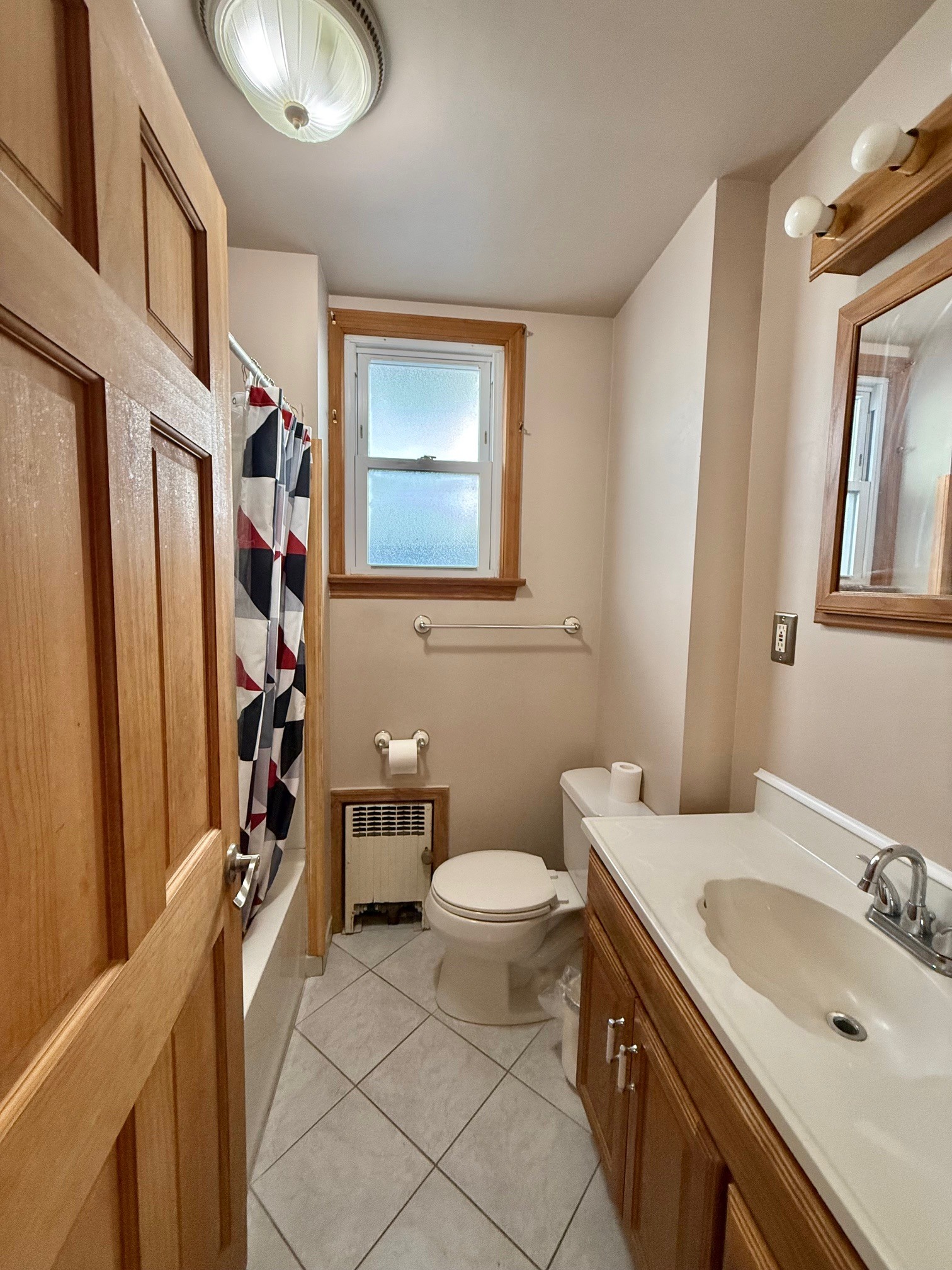 Building Photo - 216 Laurel Ave