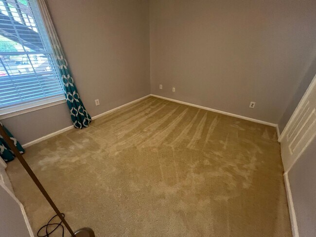 Building Photo - 833 Gas Light Ln