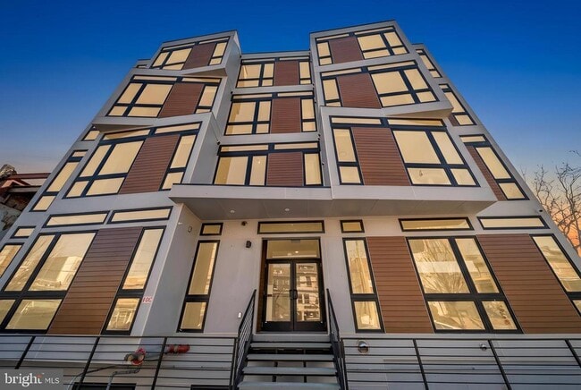 Building Photo - 710 Kennedy St NW