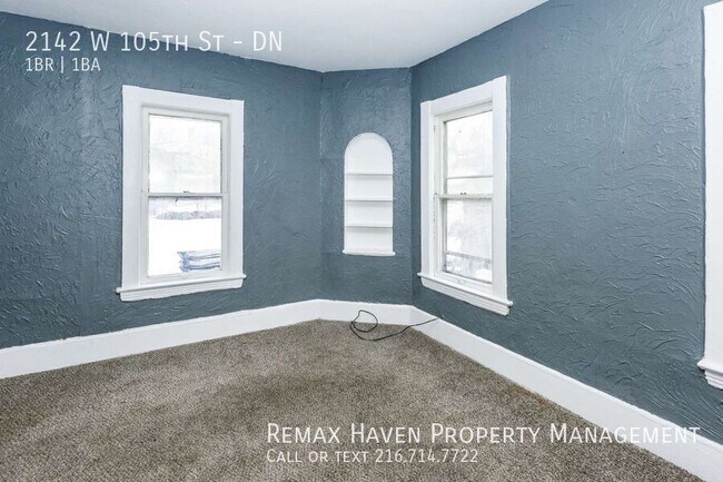 Building Photo - 2142 W 105th St