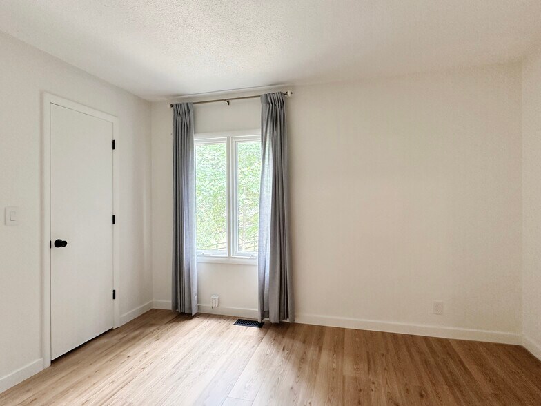 Guest room #2 - 4700 Joseph Michael Ct
