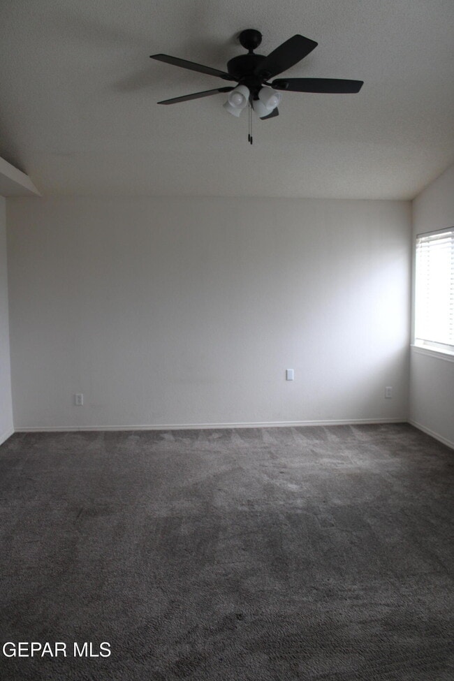 Building Photo - 14313 Island Point Dr