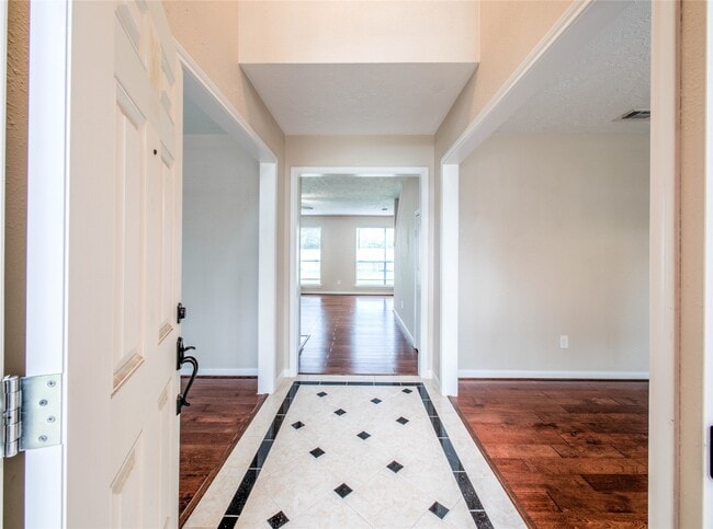Building Photo - 13618 Woodspire Dr