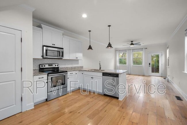 Building Photo - 537 Eastboro Dr