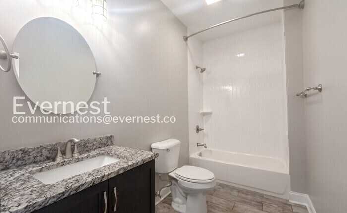 Building Photo - 506 Eastboro Dr