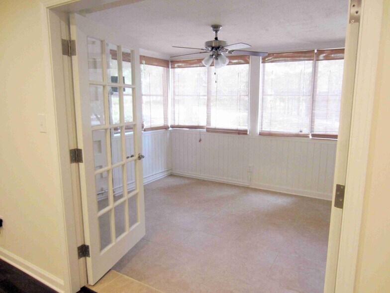 Building Photo - 11 Cantey Pl NW