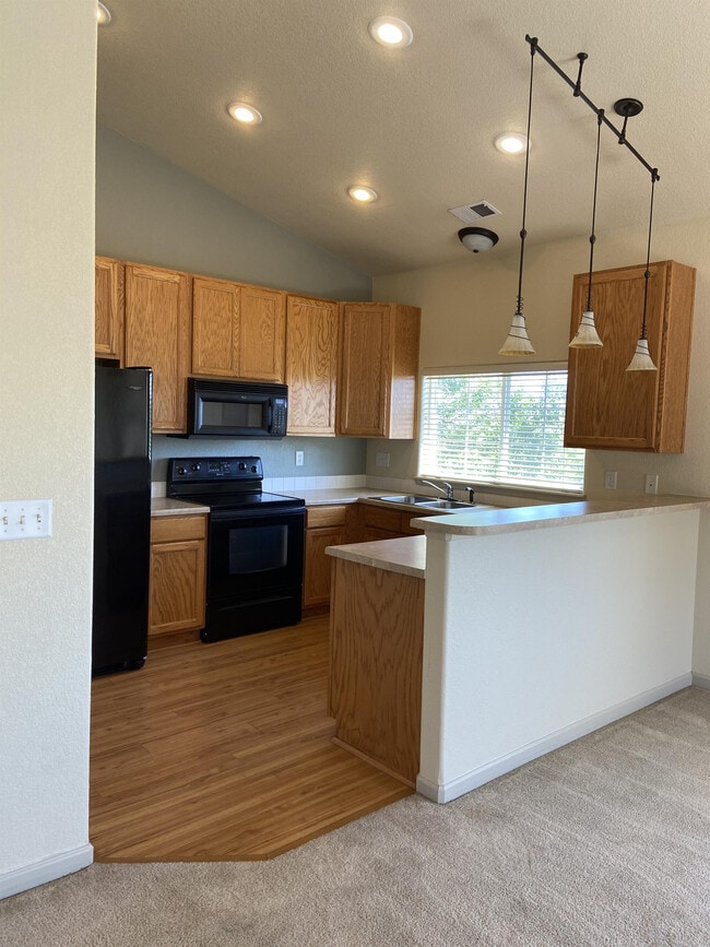 Building Photo - 6607 W 3rd St